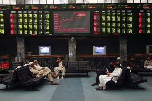 PSX rises modestly amid delay in budget