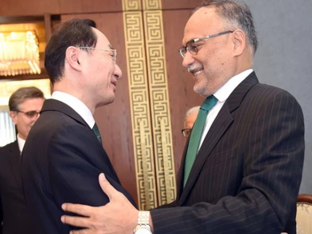 Pakistan, China reaffirm resolve to deepen bilateral ties