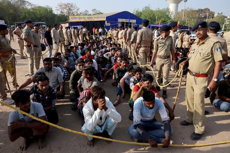 India pushes back 'foreigners' into Bangladesh, sparking human rights concerns