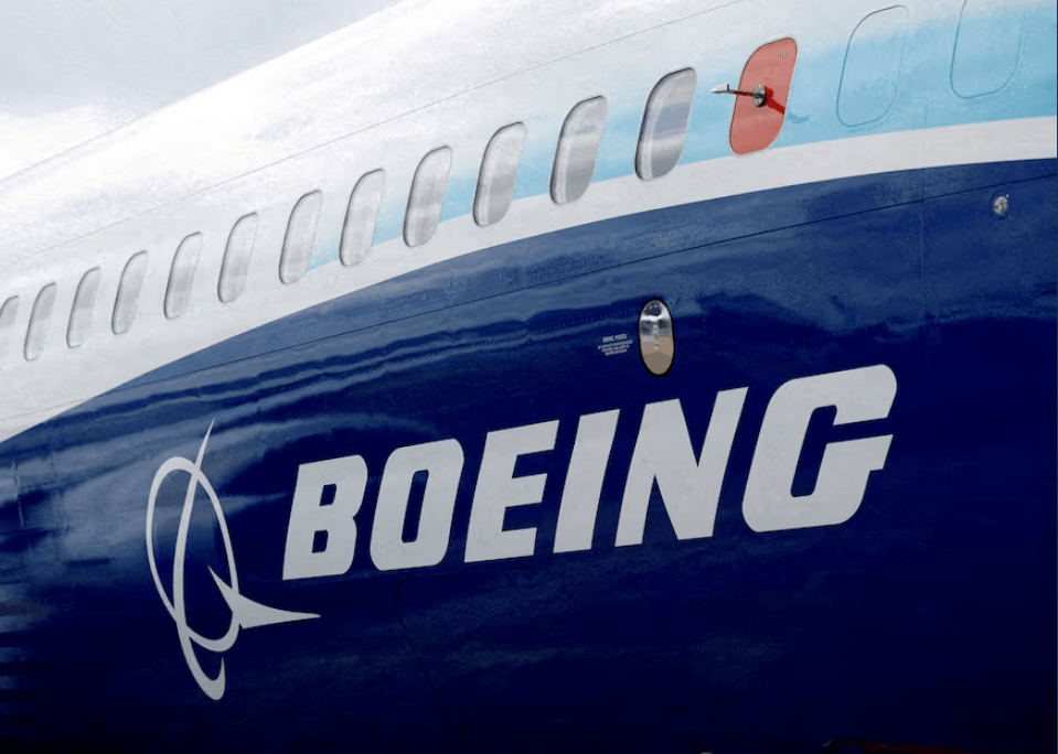 Boeing resumes China deliveries
