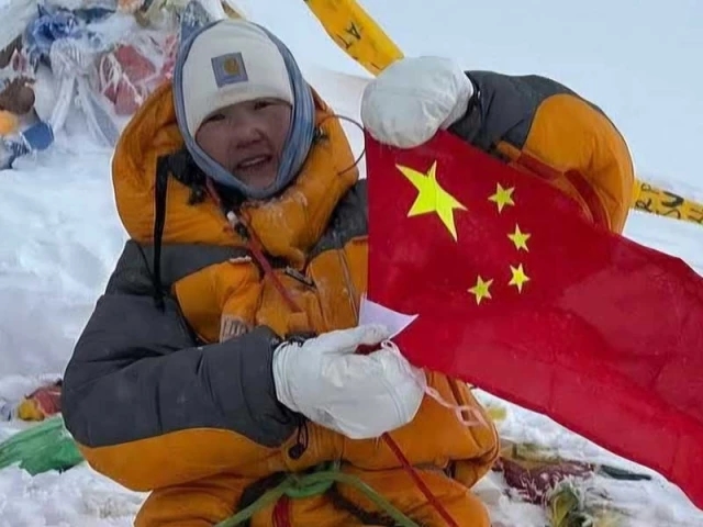 Chinese mountaineer dies while scaling K2
