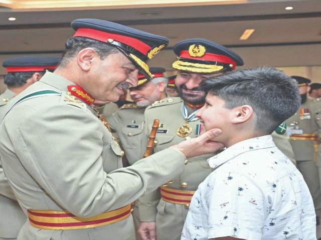 Martyrs, veterans pride of nation: COAS
