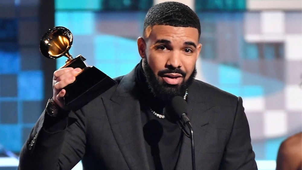 Drake's phone number leaked on stream by Tylil sparks reactions from fans
