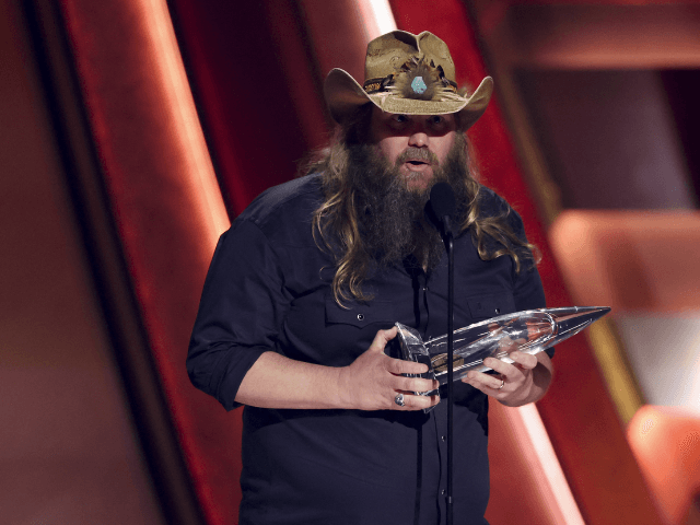 Chris Stapleton dedicates ACM Male Artist of the Year win to late friend Ben Vaughn