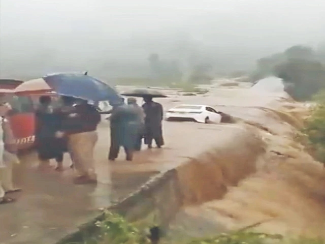10 perish as flood fury ravages AJK, G-B