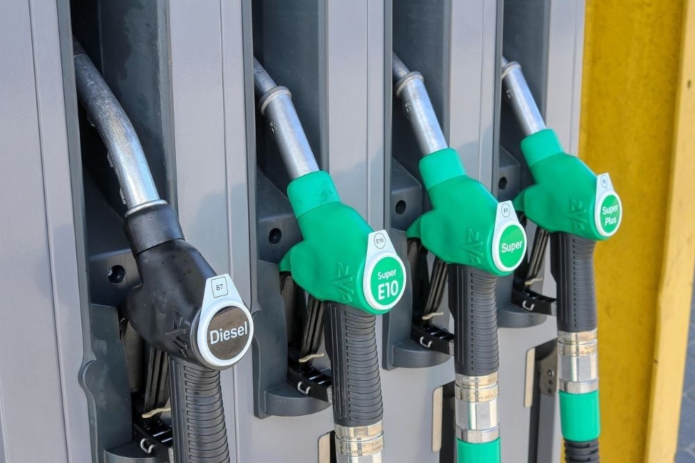 Oil prices fall 5% after Iran strikes US bases