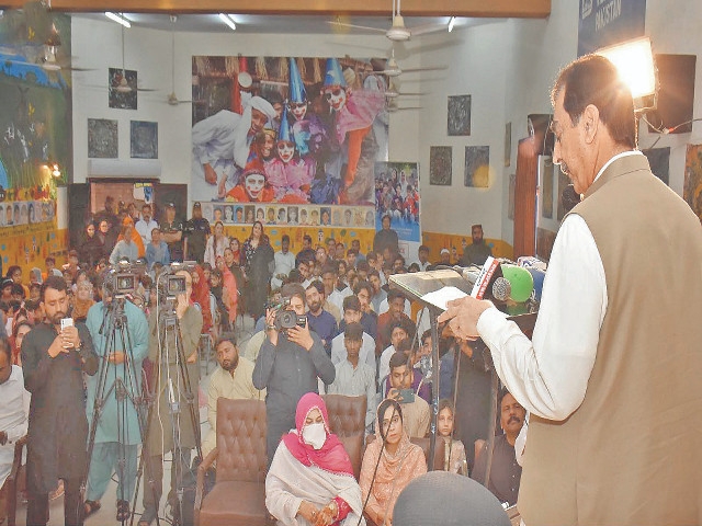 PPP stands by govt for national interest: Gilani