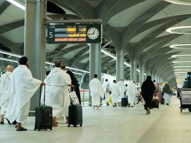 Saudi Arabia to impose heavy fine on firms failing to report pilgrims overstaying