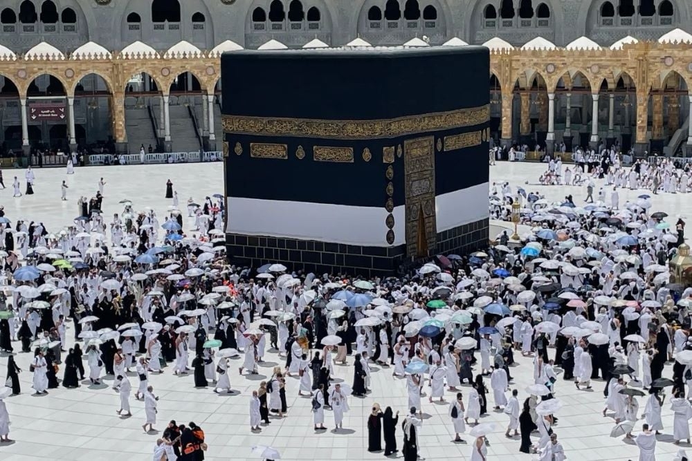 Post-Hajj flights continue amid tensions