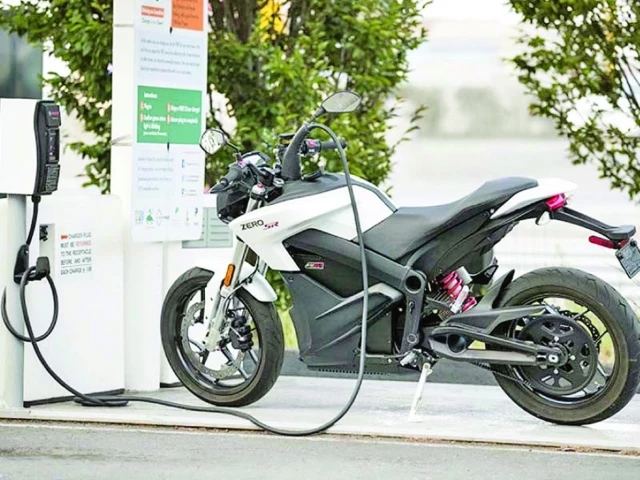 Rs100b okayed for e-bikes, rickshaws
