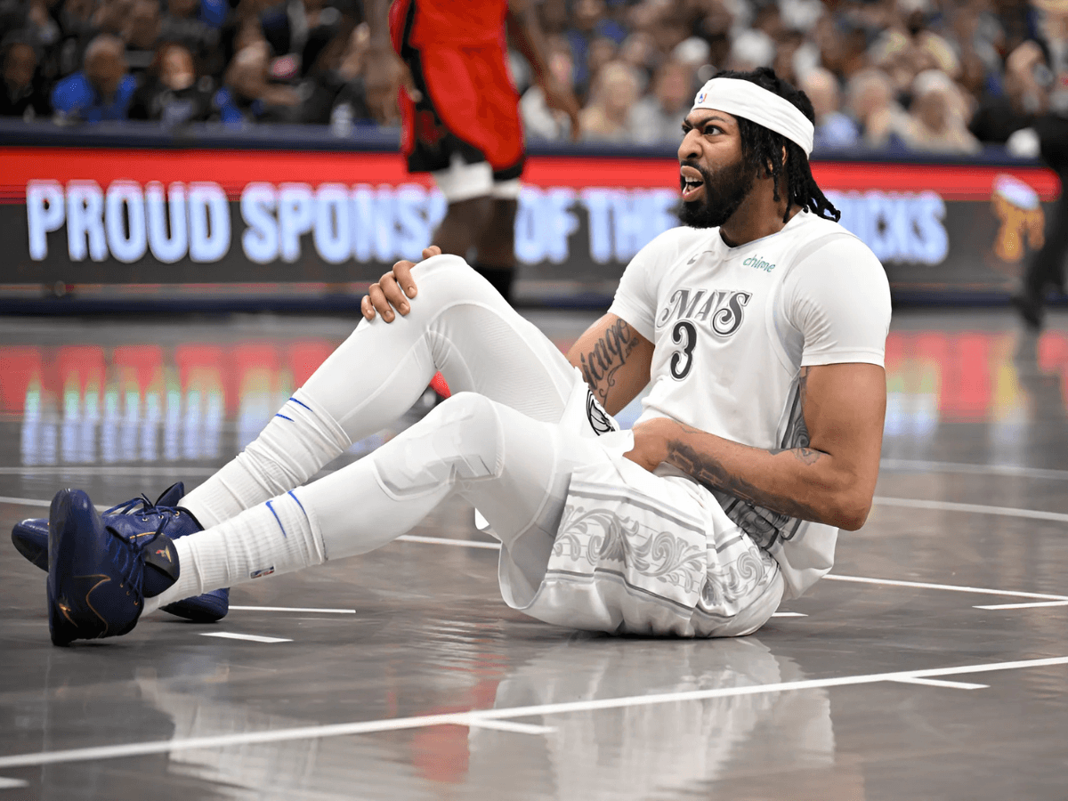 Anthony Davis injured in Dallas Mavericks debut, expected to miss NBA All-Star