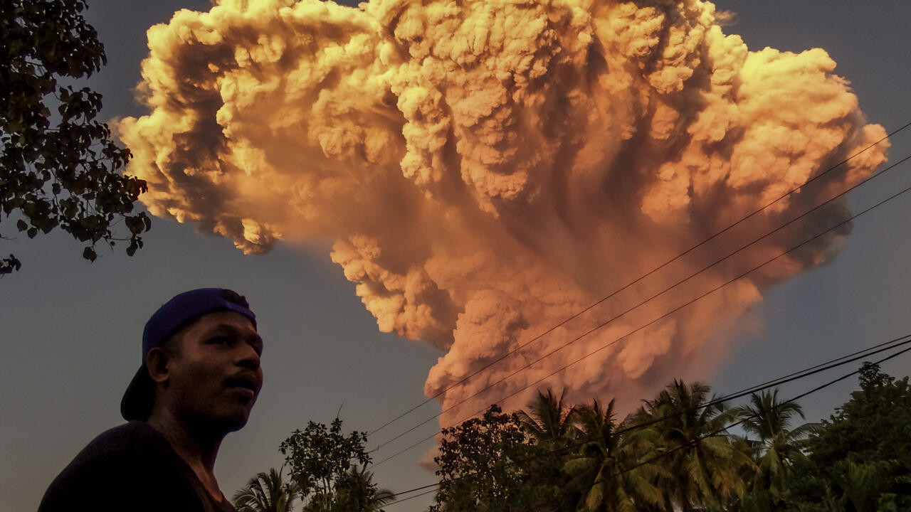 Indonesia volcano spews ash