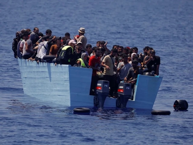 26 migrants dead in two shipwrecks off Italy