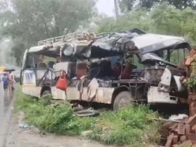 At least 18 Hindu pilgrims killed in Jharkhand crash