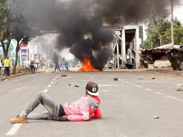 Kenyan police fire on protesters as 11 killed in anti-govt rallies