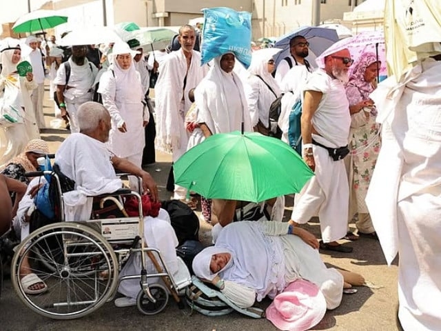 Saudi Arabia urges pilgrims not to sleep in corridors during Hajj