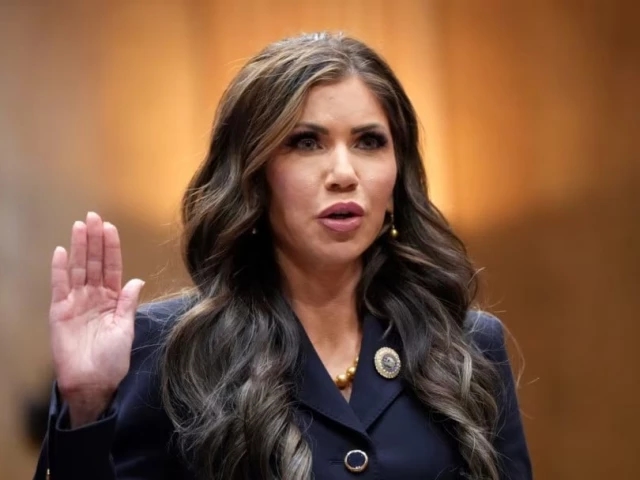 US officials defend immigration raid tactics