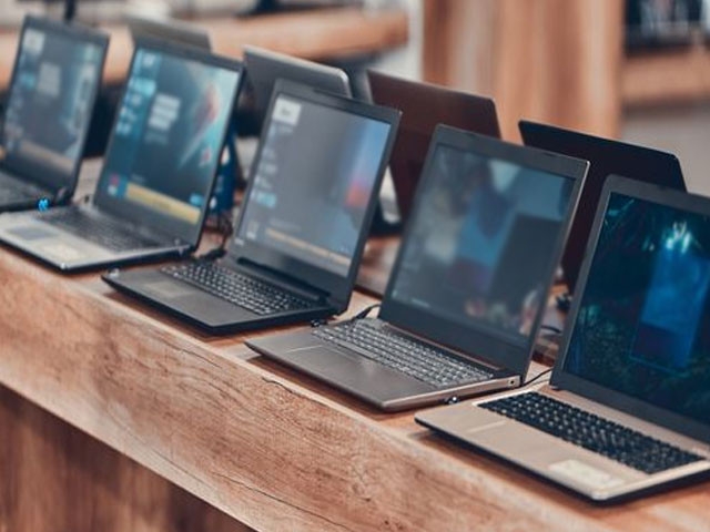After Punjab, K-P announces free laptops for students