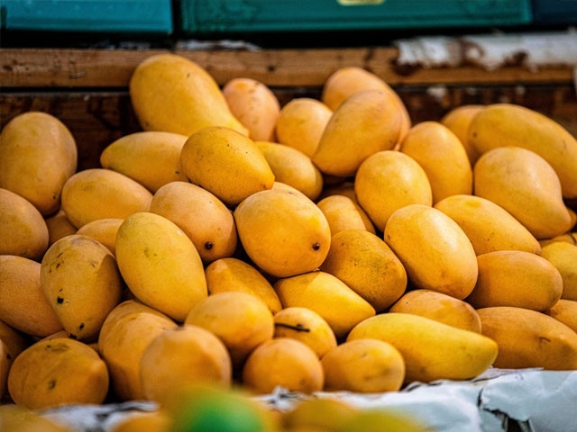 Eat mango at night for these 10 incredible health benefits
