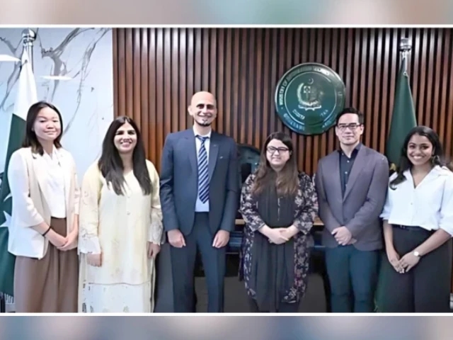 Meta offers support for urdu AI models as Pakistan deepens digital push