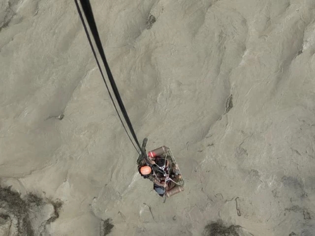 Glacial lake drainage 'triggered flood' in Tibet
