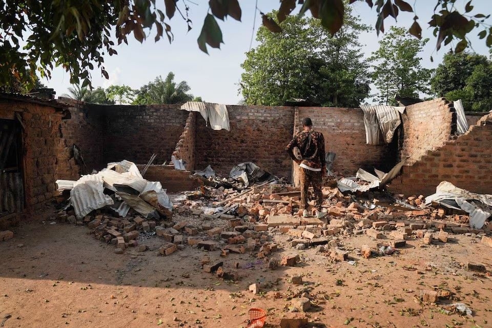 Around 100 killed in overnight attack on Nigerian town, Amnesty says