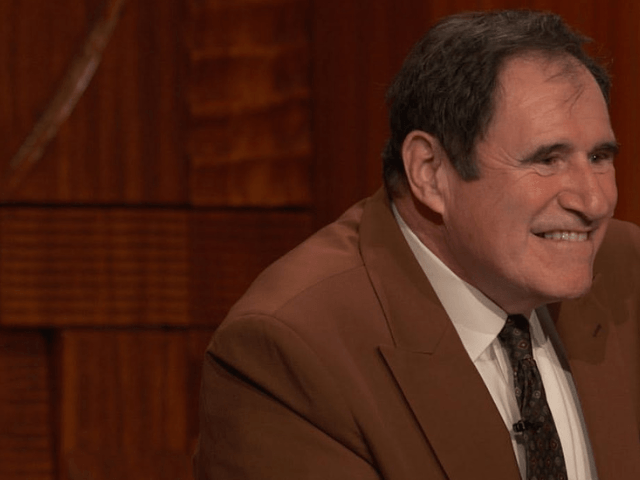 Richard Kind joins John Mulaney on Netflix's Everybody's Live as sidekick and announcer