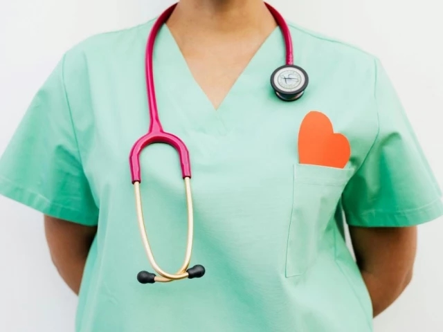 Nursing exodus deepens healthcare crisis