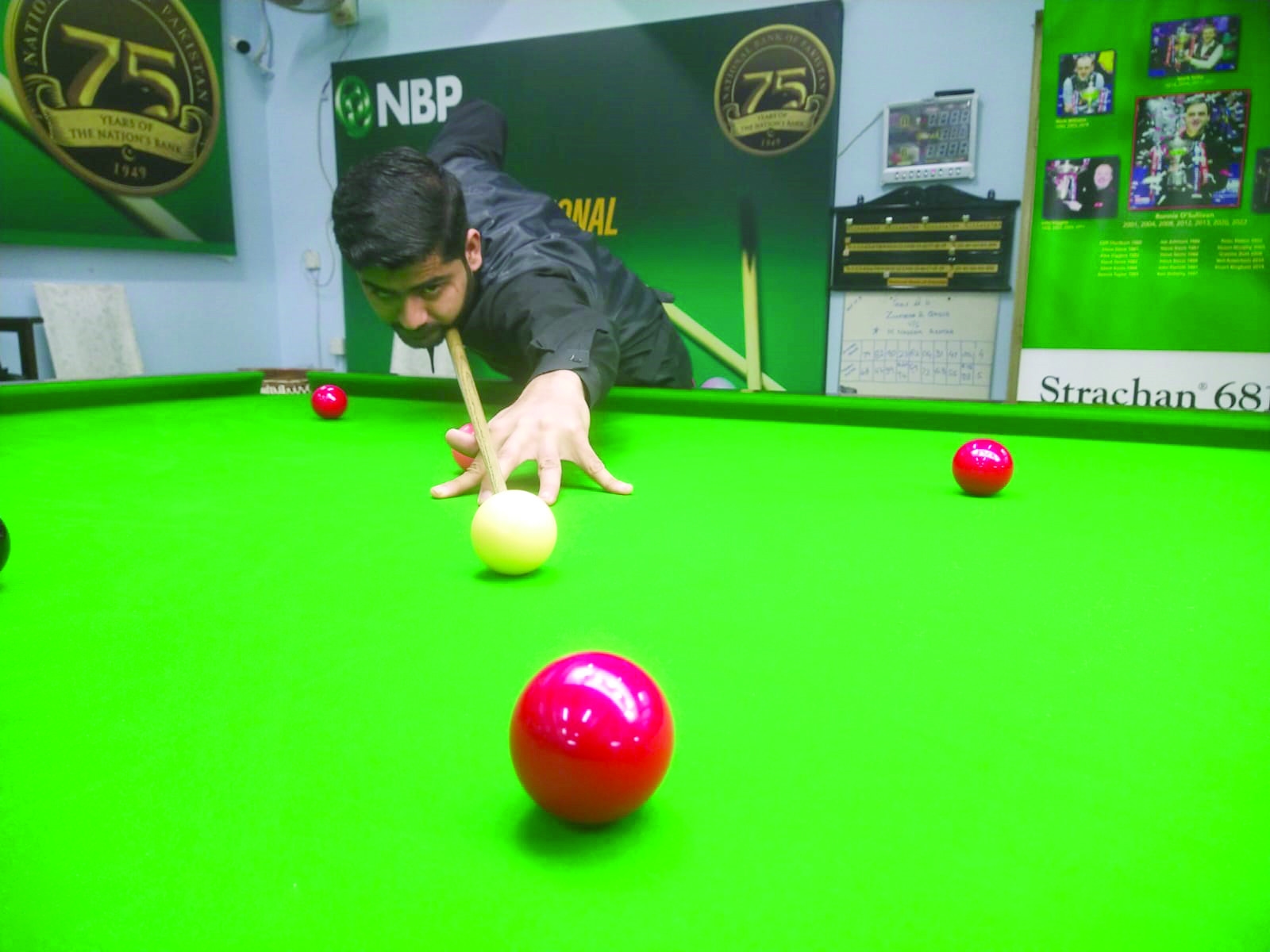 Defending champ Asjad falls in pre-quarters