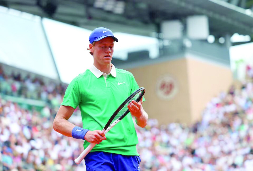 Sinner obliterates Lehecka at French Open