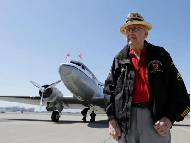 D-Day veteran and TikTok star Papa Jake Larson dies at 102