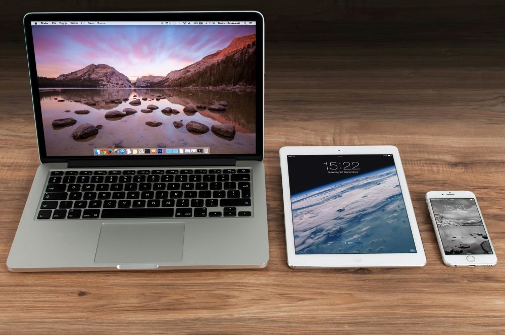 Apple's AirPlay vulnerability "AirBorne" risks iPhones, Macs, and more