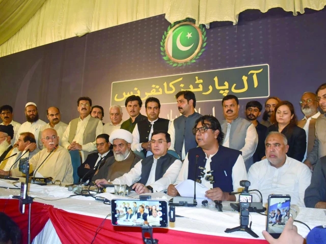 Opp confab slams 'hybrid fascism'