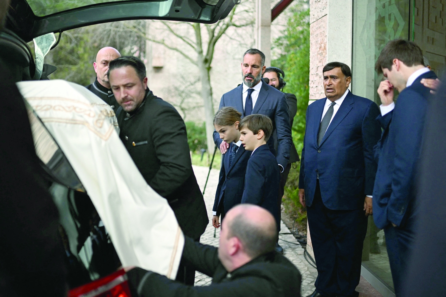 Ismaili Muslims bid goodbye to late Aga Khan