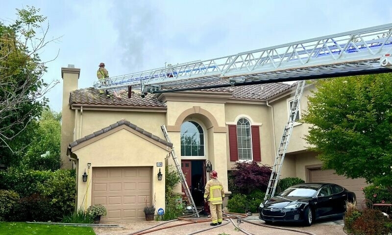 Small plane crashes in California, leaving two dead