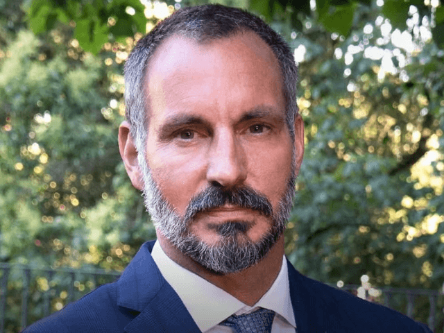 Prince Rahim Aga Khan V accedes as 50th imam
