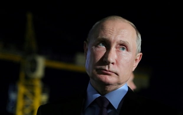 Putin offers to mediate on Iran nuclear talks in call with Trump, says Kremlin