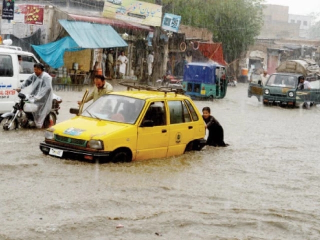 Karachi businesses open doors as rain emergency leaves thousands stranded