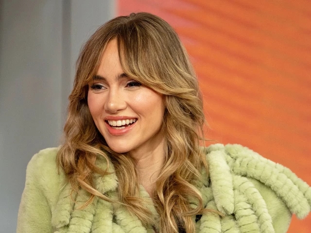 Suki Waterhouse talked about hospitalisation for hernia after wearing tight pants six months earlier