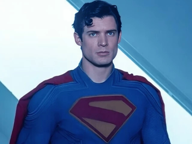 Is Superman the illegal alien immigrant we never knew we needed?