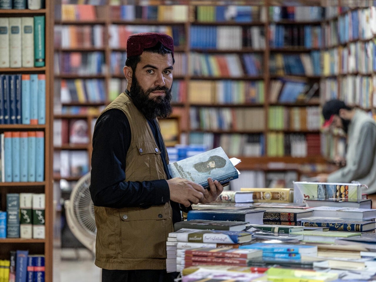 Taliban hang up Kalashnikovs to pen memoirs of Afghan war