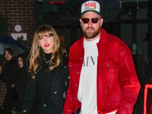 Taylor Swift pregnancy rumors swirl after viral photo with Travis Kelce