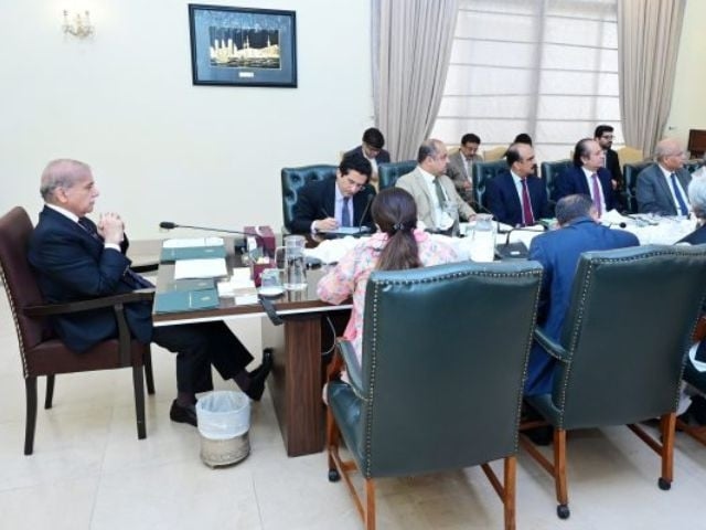 PM urges swift rollout of digital payments to boost transparency