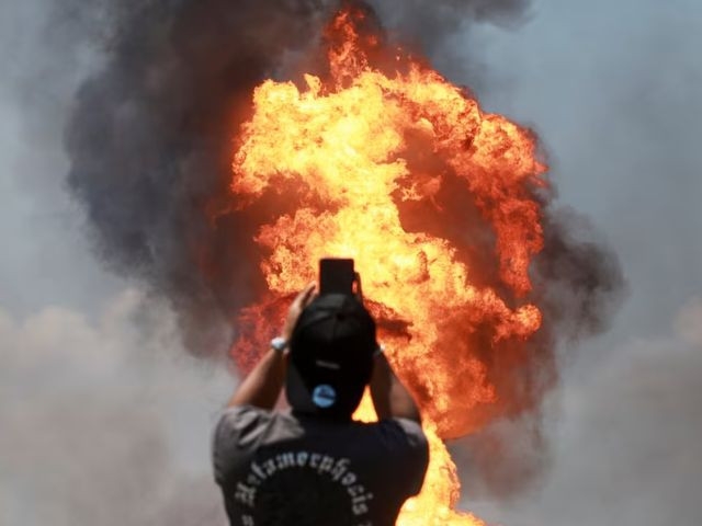 Gas pipeline explosion injures more than 100 near Malaysia's Kuala Lumpur