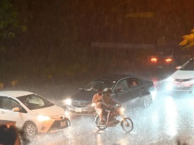 Karachi weather alert: Heavy rainfall and thunderstorms expected today