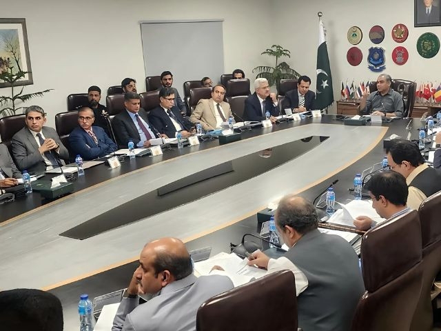Pakistan to ramp up action against illegal foreigners, power theft and begging mafia
