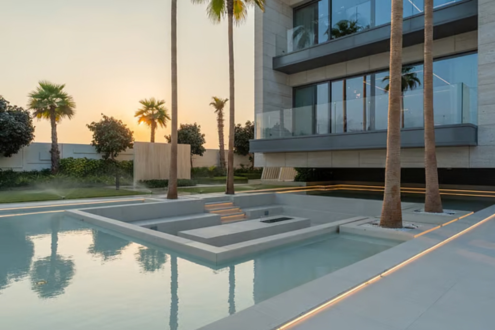 Here's how much a villa costs in Dubai's Jumeira Bay