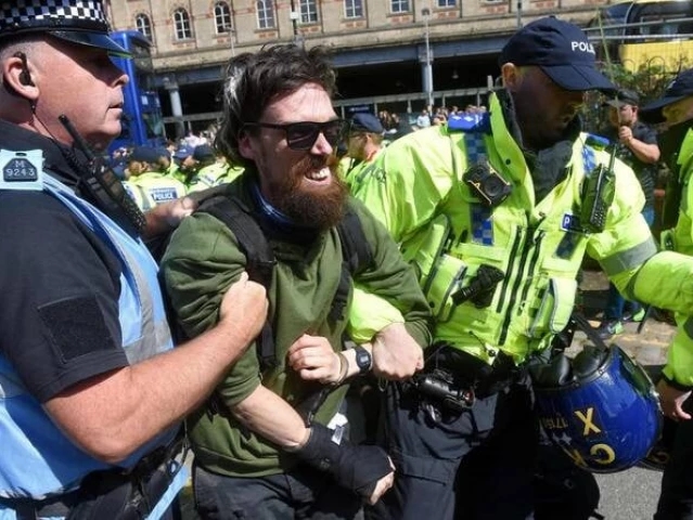 More clashes and arrests at UK immigration protests
