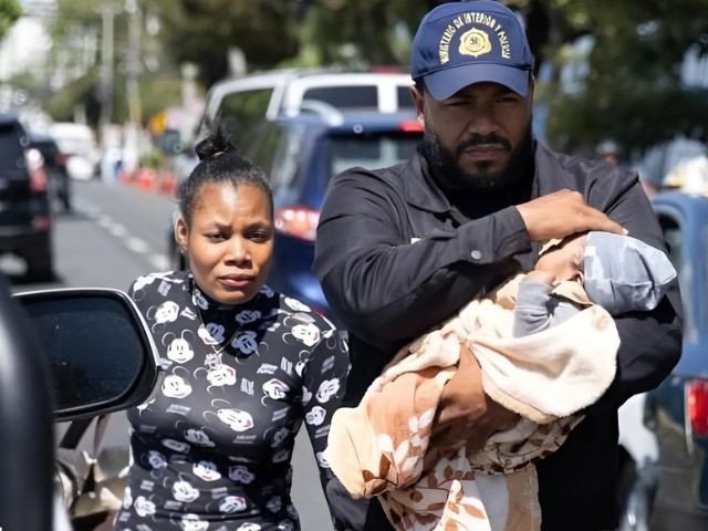 Dominican Republic deports pregnant women and children to Haiti amid border clampdown