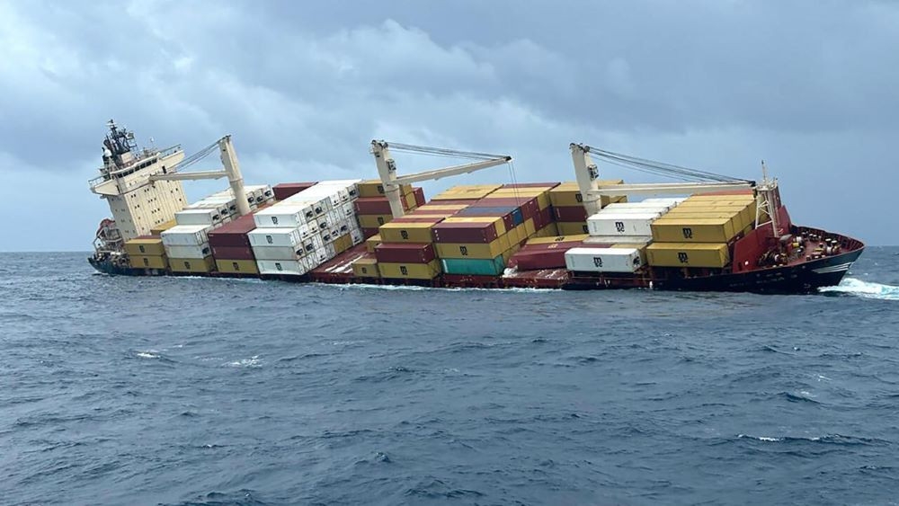 India tries to contain oil spill after cargo ship sinks off Kerala coast